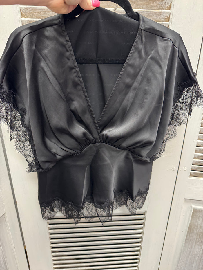 Black night out top