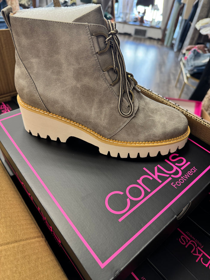 Trail ride boots