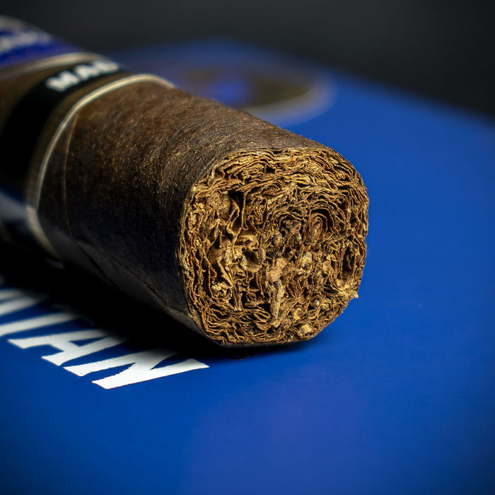 Charatan Nicaraguan Maduro Half Churchill Cigar - Single