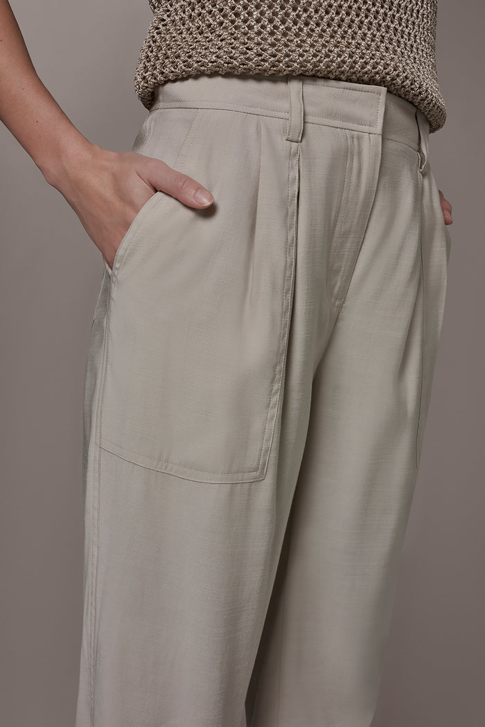 EXTRA HIGH-RISE STRAIGHT UTILITY ANKLE PANT