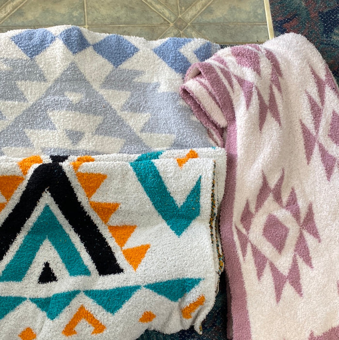 Fuzzy blankets throw size