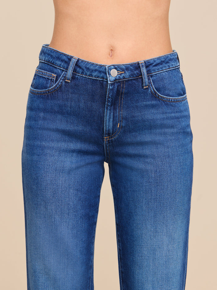 L'Agence Wanda H/R Crop Wide jean in Idaho wash, detail of the waistband and pockets