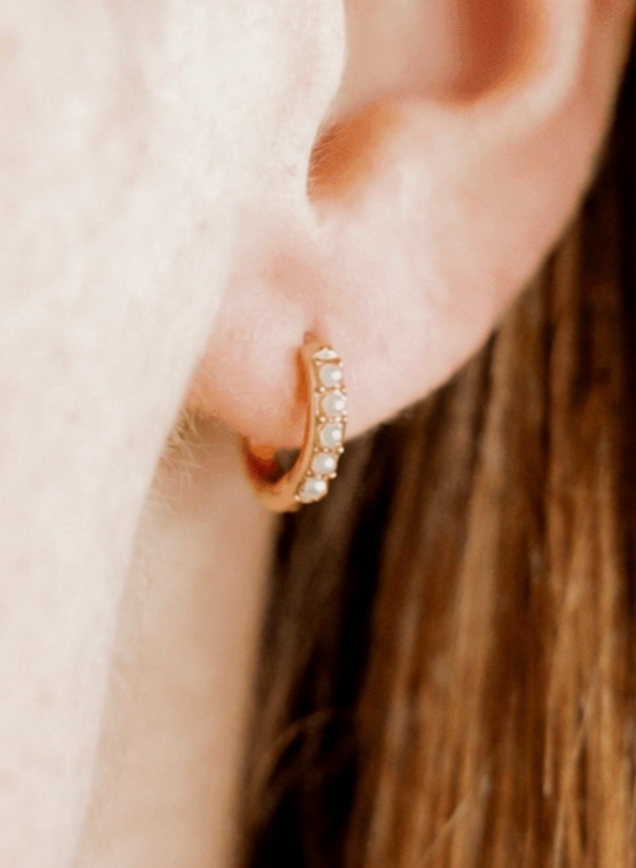 LinnyCo Huggie Pearl Scarlett Hoop 8mm
