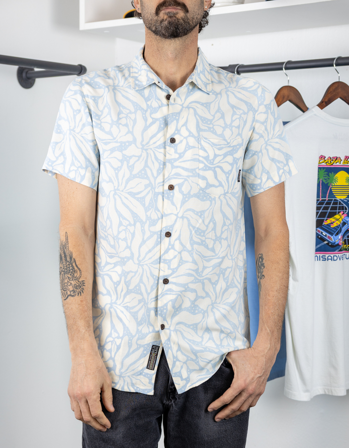 Night Hawk Short Sleeve Button-Down Shirt - Leaf Me Blue (White)