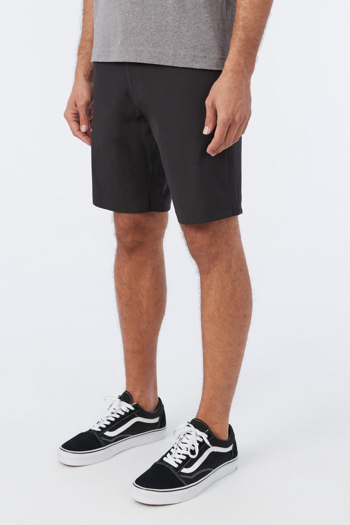 Reserve Light Check 19" Hybrid Shorts - Black