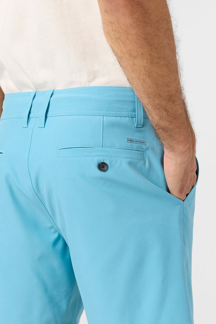 Reserve Solid 17" Hybrid Shorts - Blue Fade