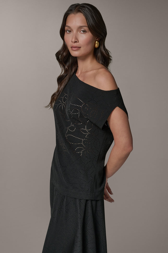 SLEEVELESS ASYMMETRIC LASER CUT TOP