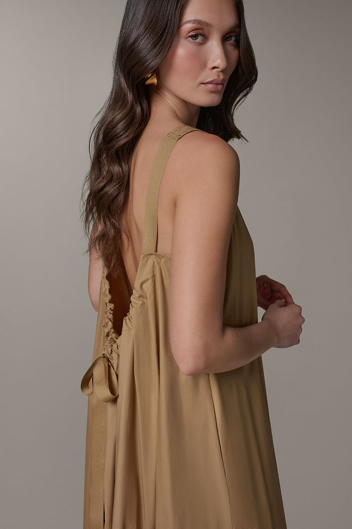SLEEVELESS MAXI TRAPEZE DRESS