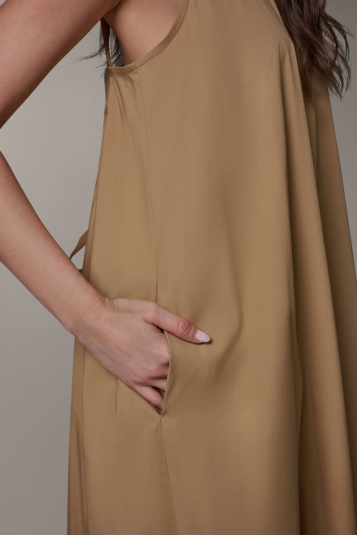 SLEEVELESS MAXI TRAPEZE DRESS