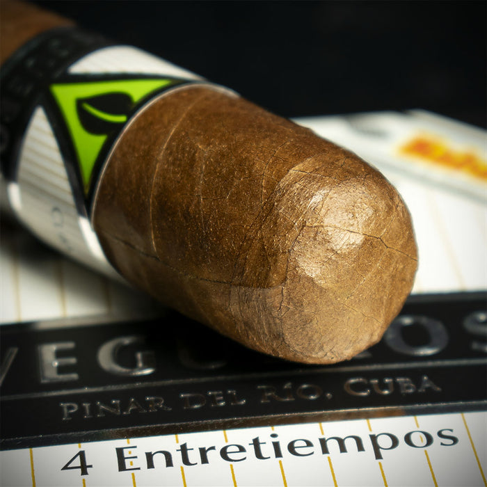 Vegueros Entretiempos Cuban Cigar - Single